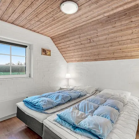 Renovated Thatched Pool House By The North Sea For 16 People,