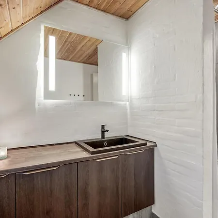 Renovated Thatched Pool House By The North Sea For 16 People,